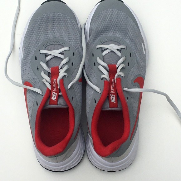 (GS) Nike Revolution 5 Low-Top Grey/Red BQ5671-013 Running Men's Sz 7 UK 6 Eu 40 - Picture 4 of 4